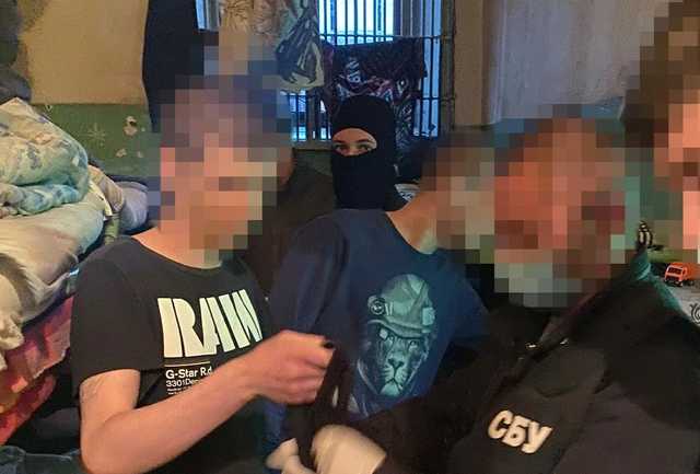 Мошенники грабили украинцев прямо из тюрьмы – жертв заманивали на фейковые сайты магазинов