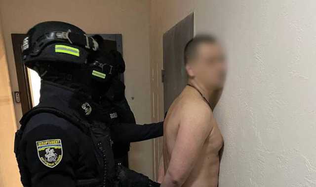 В Днепре полицейские помогали развивать наркобизнес