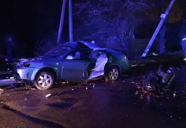 Под Киевом 16-летний подросток устроил ДТП, части авто разбросало по всей дороге