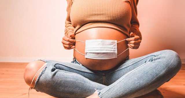 Британия обнародовала новые данные о COVID-вакцинации беременных