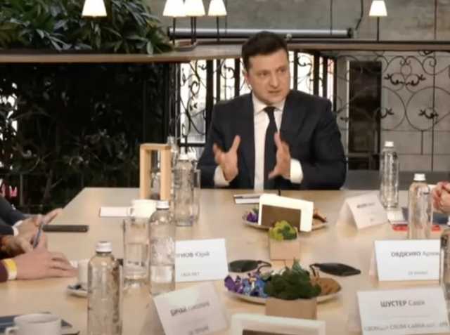 Президентский вертолет сломался, поэтому взяли вертолет ГСЧС, – Зеленский о полетах в Гуту