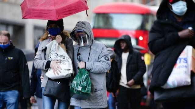 В Британии подтвердили два случая заражения штаммом "омикрон"