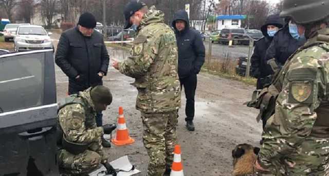 В авто депутате горсовета Харькова от "ЕС" обнаружили прослушку