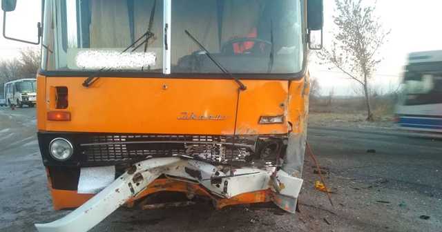 В Днепропетровской области столкнулись автобус и легковушка, есть погибший