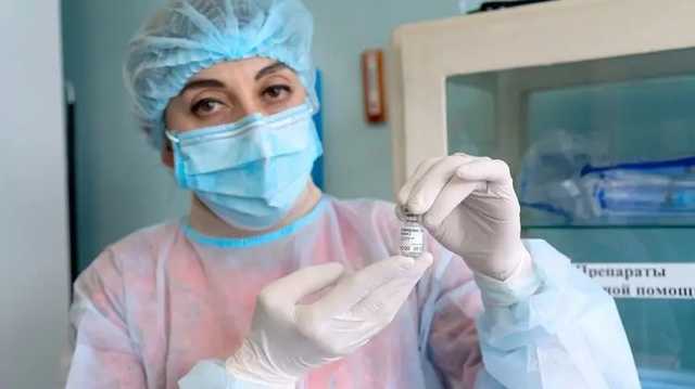 Врач из ЮАР рассказала о симптомах заражения новым штаммом коронавируса "Омикрон"