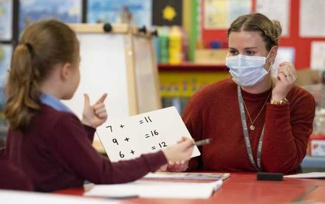 В Британии ввели масочный режим для учебных заведений