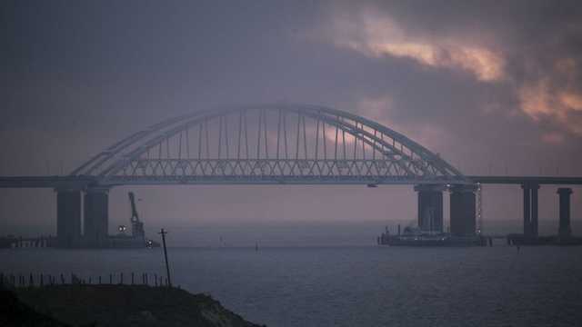 Из-за сильного ветра в Керченском проливе приостановлено судоходство