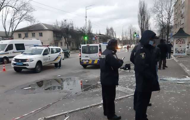 Двое неизвестных взорвали банкомат в Киеве, похитили кассеты с деньгами и скрылись