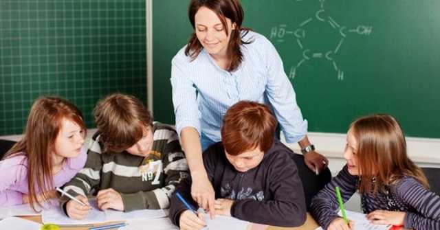 С 1 декабря оклады учителей вырастут на 900 гривен, — Минобразования