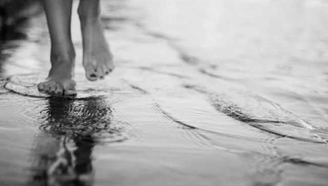 В Мелитополе женщина сбежала из больницы босиком и в памперсе