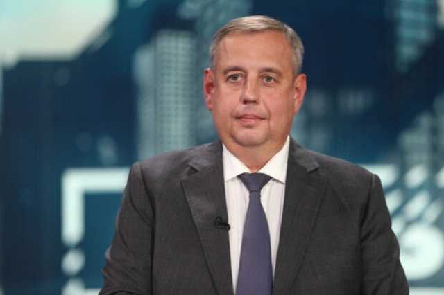 Нардеп Ісаєнко занизив вартість свого Maybach і завів коханку?