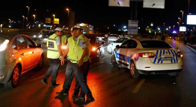 В Турции предотвратили взрыв на митинге Эрдогана: мину обнаружили под машиной полицейского