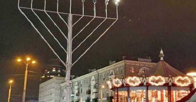 Трое подростков осквернили ханукию в Кривом Роге