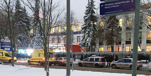 В Москве экс-разведчик расстрелял 2 человек и ранил 3, включая 10-летнюю девочку