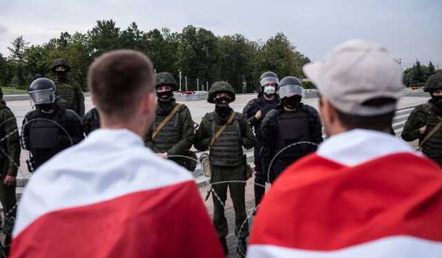 Протесты в Беларуси разрешат разгонять с применением оружия