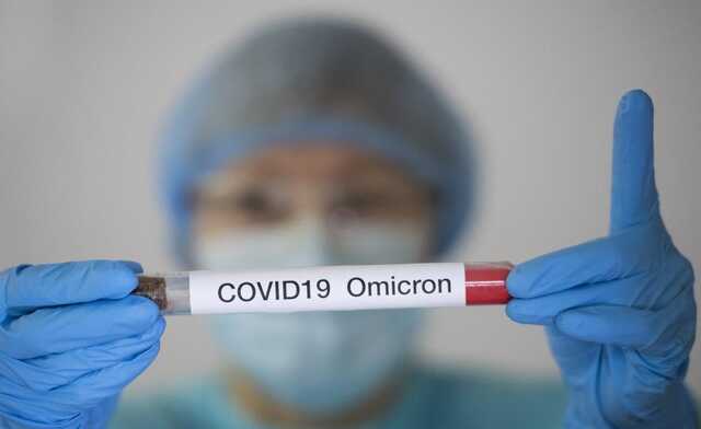 Очень заразный и быстро распространяющийся: названы опасные симптомы штамма Омикрон