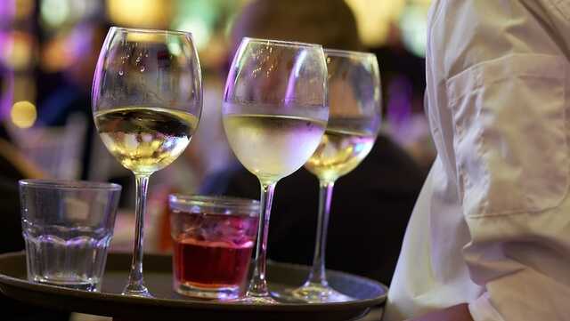 В Ривненской области несовершеннолетняя попала в реанимацию после визита в кафе