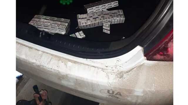 Пограничники забрали у контрабандиста автомобиль, который вез 115 пачек сигарет