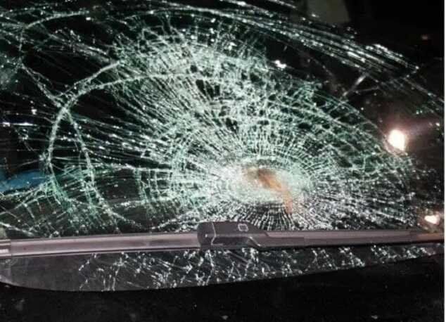 В Днепре авто сбило на переходе 16-летнюю девочку