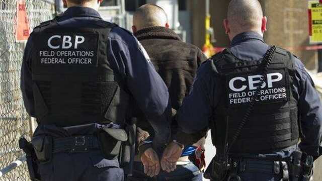 В США на границе с Мексикой со стрельбой задержали мигрантов из России