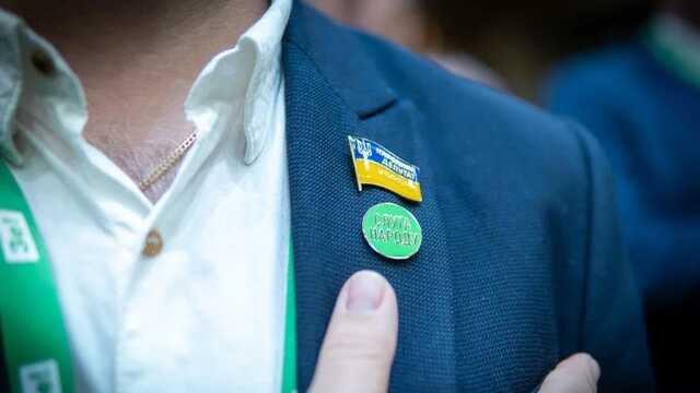 Корниенко объяснил, почему "слуги народа" попадают в скандалы: "Мы не были политиками"