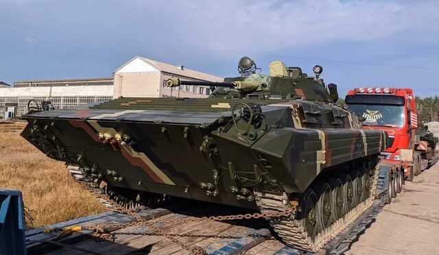 Житомирский бронетанковый завод передал ВСУ партию отремонтированных БМП-2 и БРЭМ-2