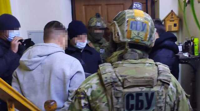 На Прикарпатье банда похищала и пытала людей, чтобы "выбить" у них деньги