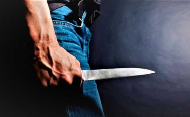 В Днепре на Курчатова мужчину ударили ножом в живот