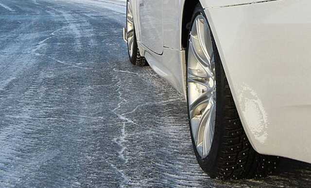 На дорогах Украины завтра будет гололедица, возможны проблемы с движением