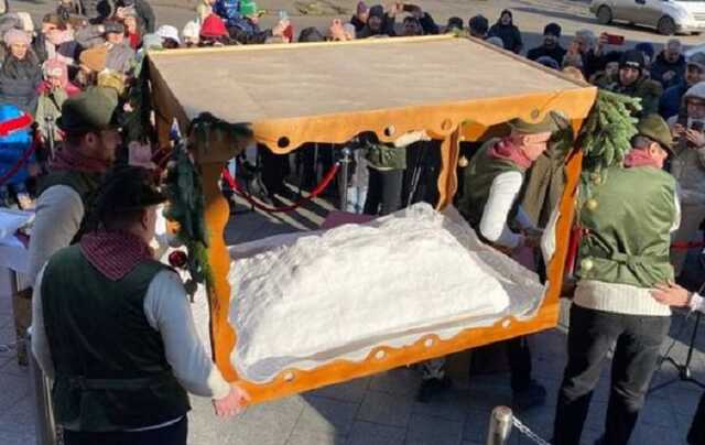 Одесситы попали в Книгу рекордов Украины с самым большим рождественским штоленом