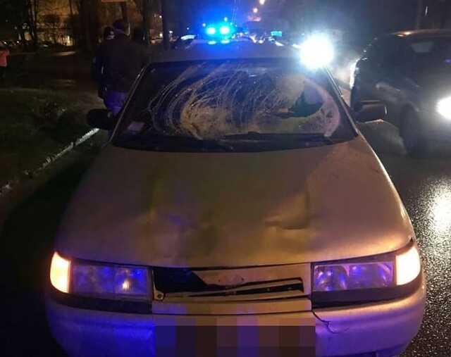 У Харкові ВАЗ збив двох літніх людей на «зебрі»