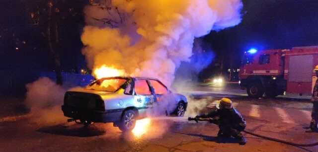 В Запорожской области ночью пылали автомобили