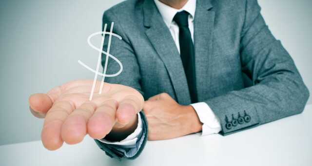 Из украинцев "выбивают" просроченные долги с помощью продажных нотариусов