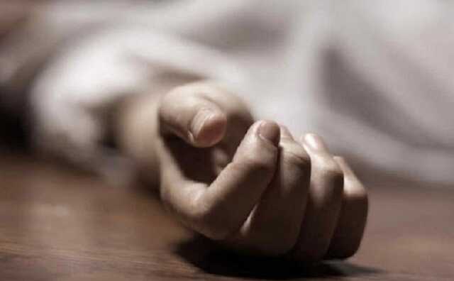 У Києві біля станції метро “Академмістечко” раптово помер чоловік посеред тротуару