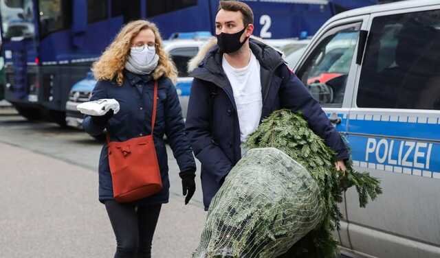 Германия ужесточает карантин из-за "Омикрона"