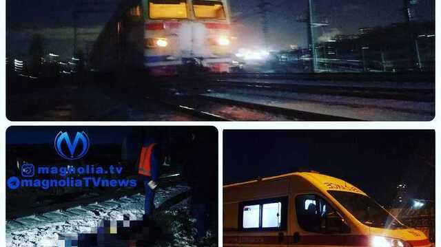 В Киеве на Караваевых Дачах мужчина попал под городскую электричку и погиб