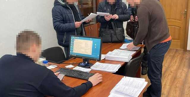 Украл у общины 74 миллиона гривен: на Житомирщине предприниматель с чиновниками присвоил земли