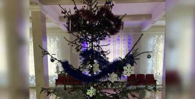 Елку из Министерства юстиции Украины высмеяли в соцсетях