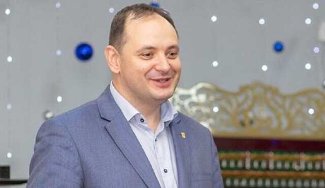 Мэр Ивано-Франковска по пути на телеэфир застрял в лифте