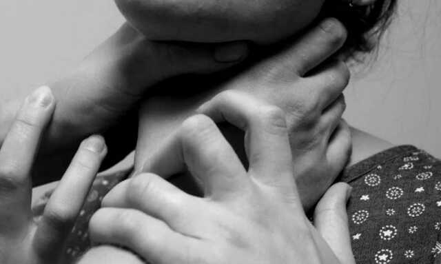 В Хмельницком мужчина убил жену, а после вместе с любовницей задушил 10-летнюю дочь