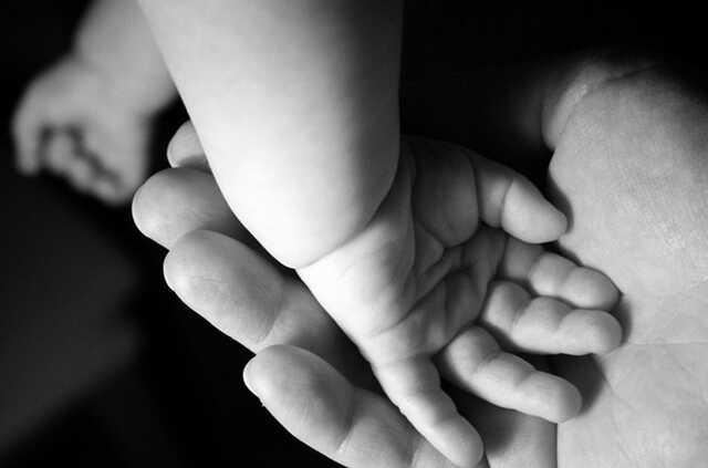 Под Одессой в заброшенном здании в пакете нашли младенца