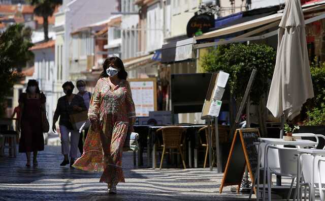 В Португалии количество случаев COVID-19 достигло максимума