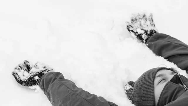 Збирався до подруги у Вінницю: 17-річного підлітка знайшли замерзлим на городі