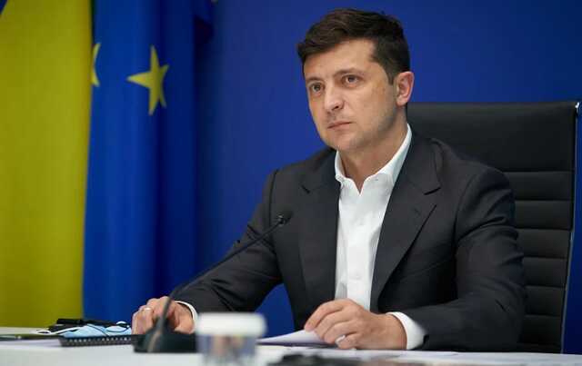 Как президент-уклонист Зеленский, призвавший женщин в военкоматы, «косил» от армии