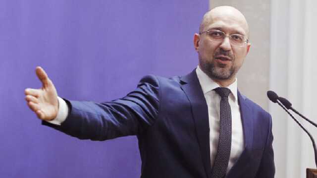 Шмыгаль рассказал, на что украинцы тратят деньги за вакцинацию