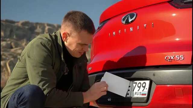 Украинский автоблогер опубликовал видео, как машину на российских номерах бомбит "Байрактар"