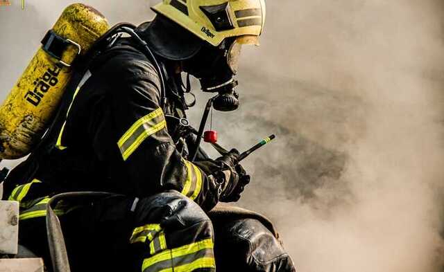 В Киеве на Дарнице горела квартира в жилом доме