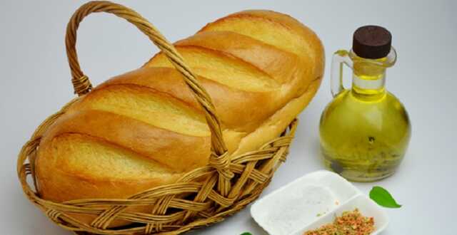 Кабмин ввел госрегулирование цен на подсолнечное масло и батоны