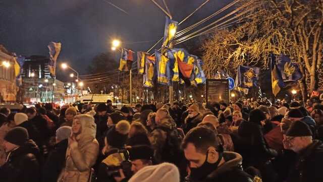 Факельное шествие в честь дня рождения Степана Бандеры состоялось в центре Киева