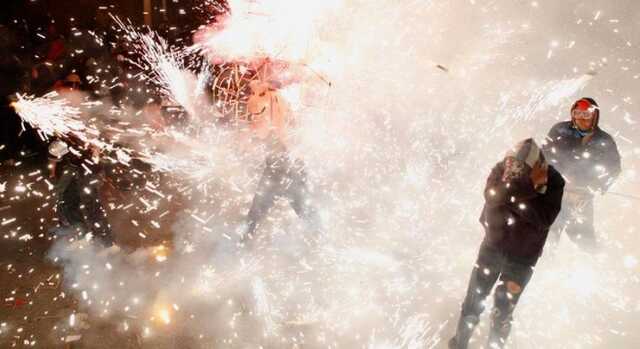 В новогоднюю ночь в Италии от петард и фейерверков пострадали 16 человек